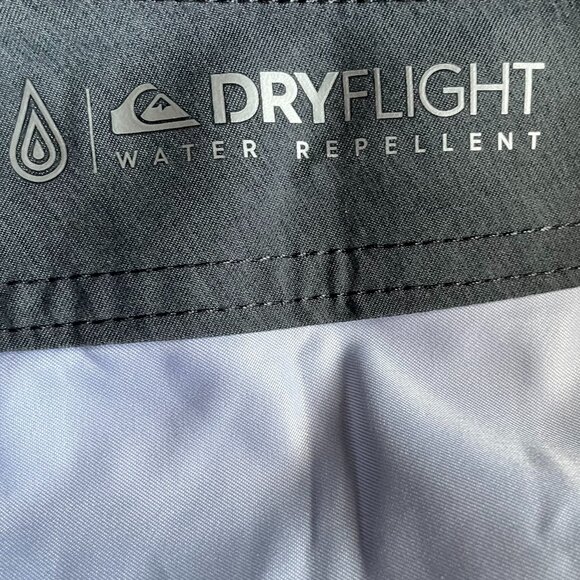 NWT Grey Quicksilver Everyday Board Shorts Size 32 - 21" length - Picture 6 of 11